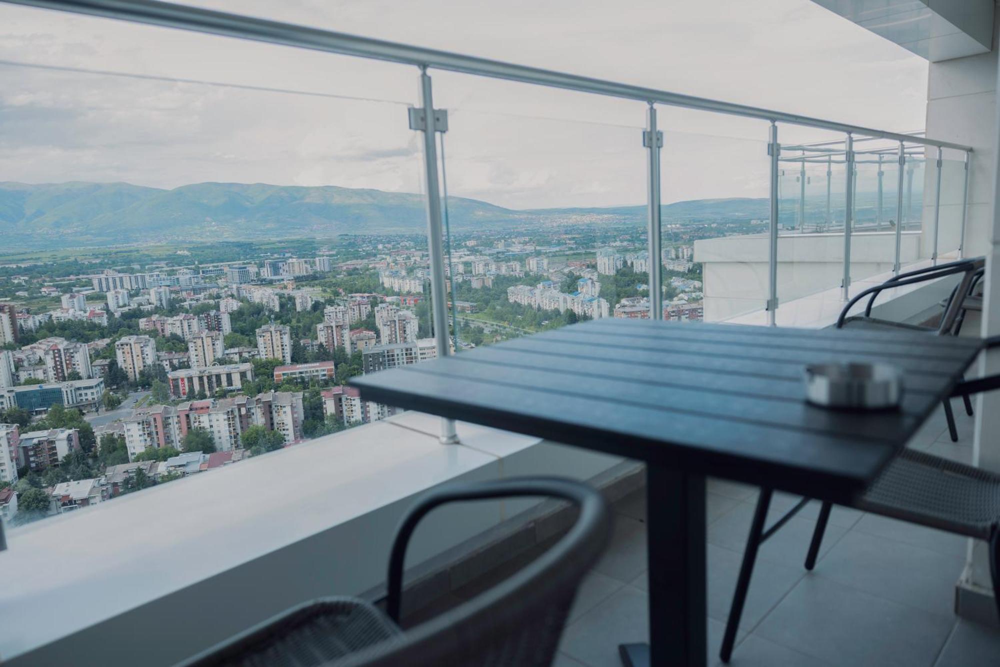 33Rd Floor Twin Apartments In Cevahir Sky City Complex With Pool, Spa, Fitness And Parking Included In Price 斯科普里 外观 照片