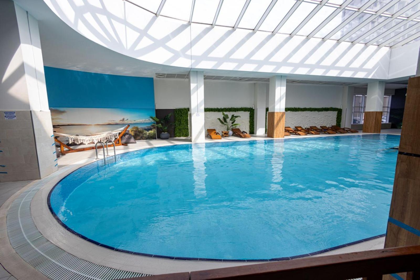33Rd Floor Twin Apartments In Cevahir Sky City Complex With Pool, Spa, Fitness And Parking Included In Price 斯科普里 外观 照片